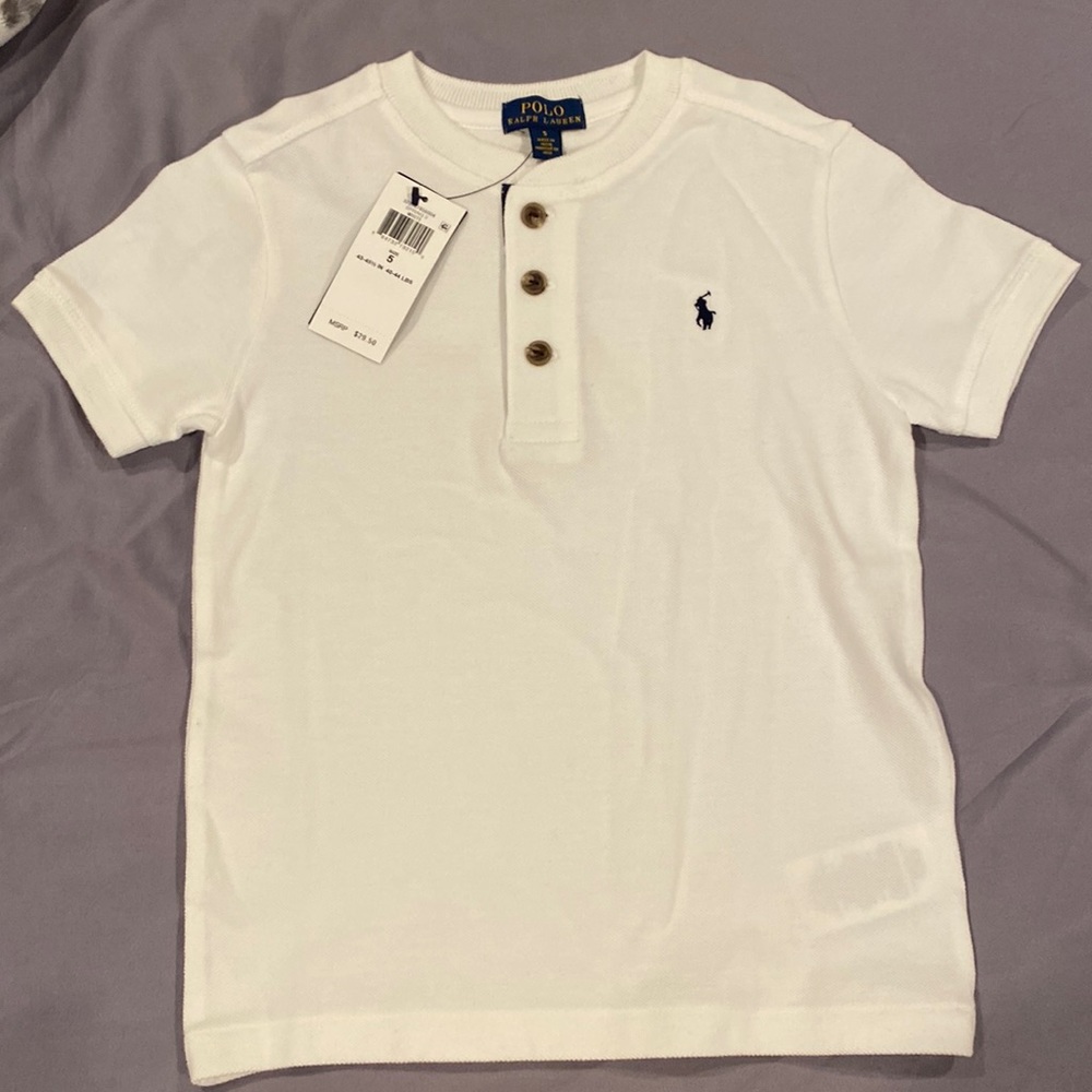 Polo Ralph Lauren white short sleeve shirt with 3 buttons.